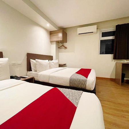 Airo Hotel Manila Bagian luar foto