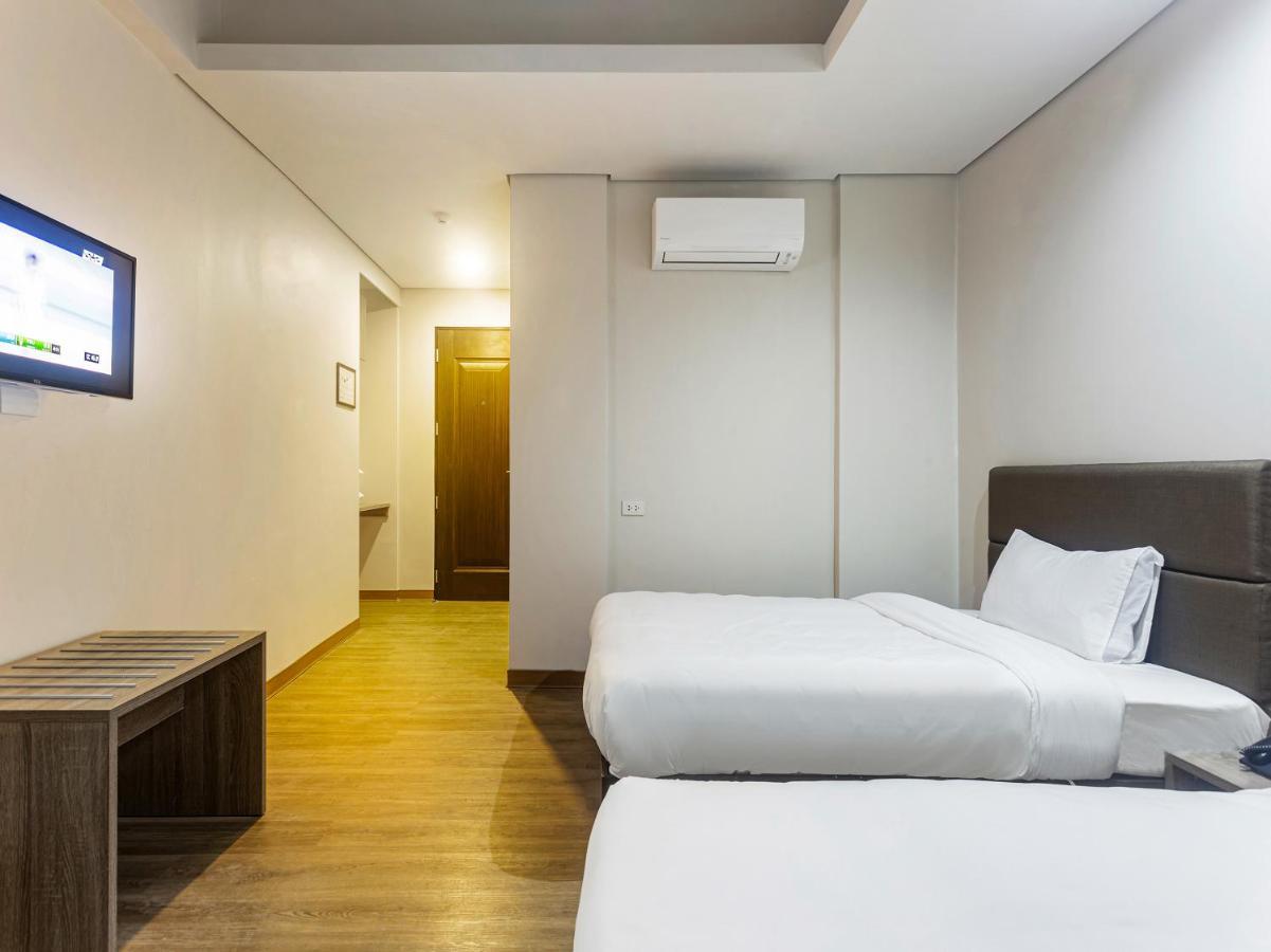 Airo Hotel Manila Bagian luar foto