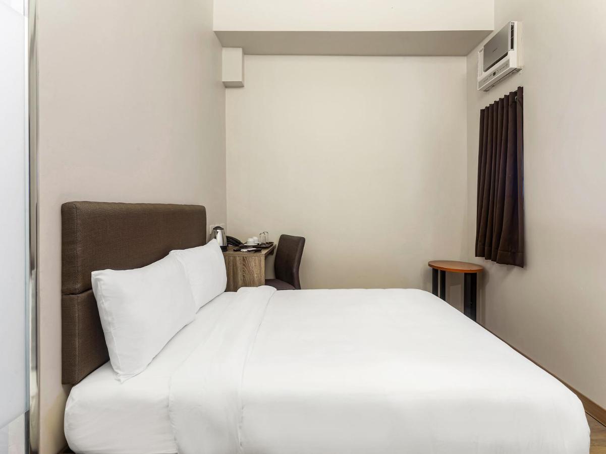 Airo Hotel Manila Bagian luar foto