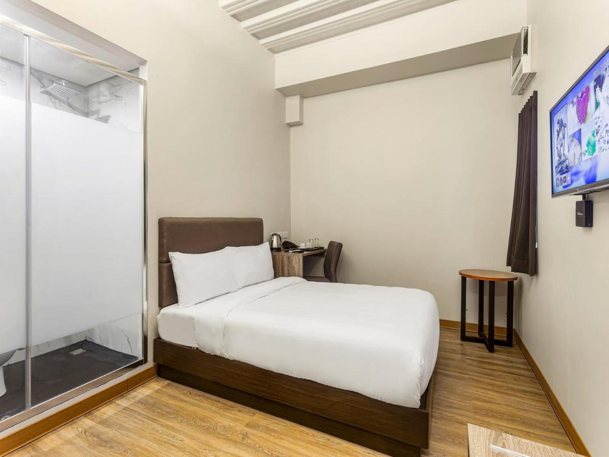 Airo Hotel Manila Bagian luar foto