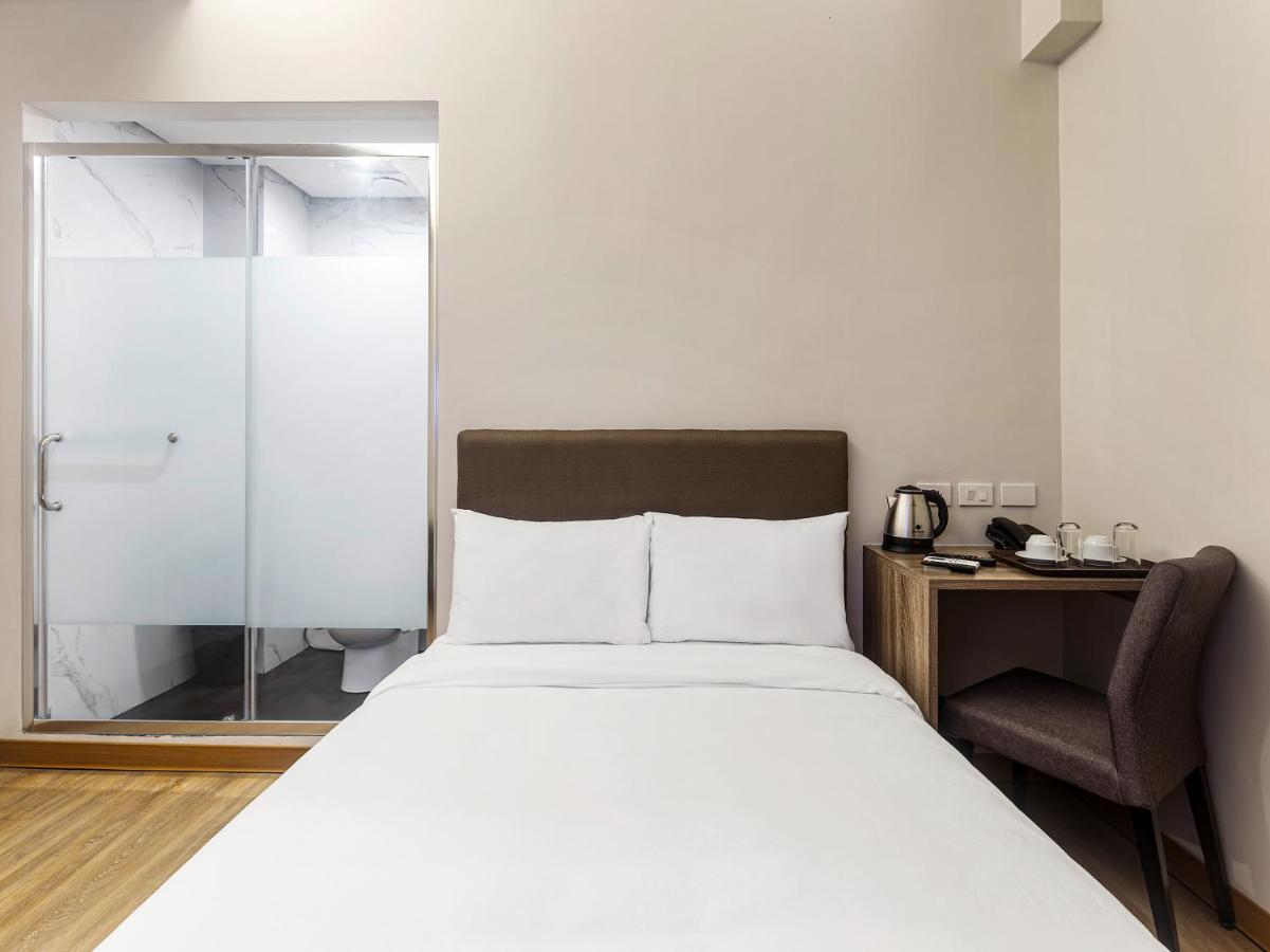 Airo Hotel Manila Bagian luar foto