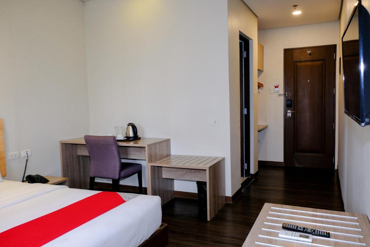Airo Hotel Manila Bagian luar foto
