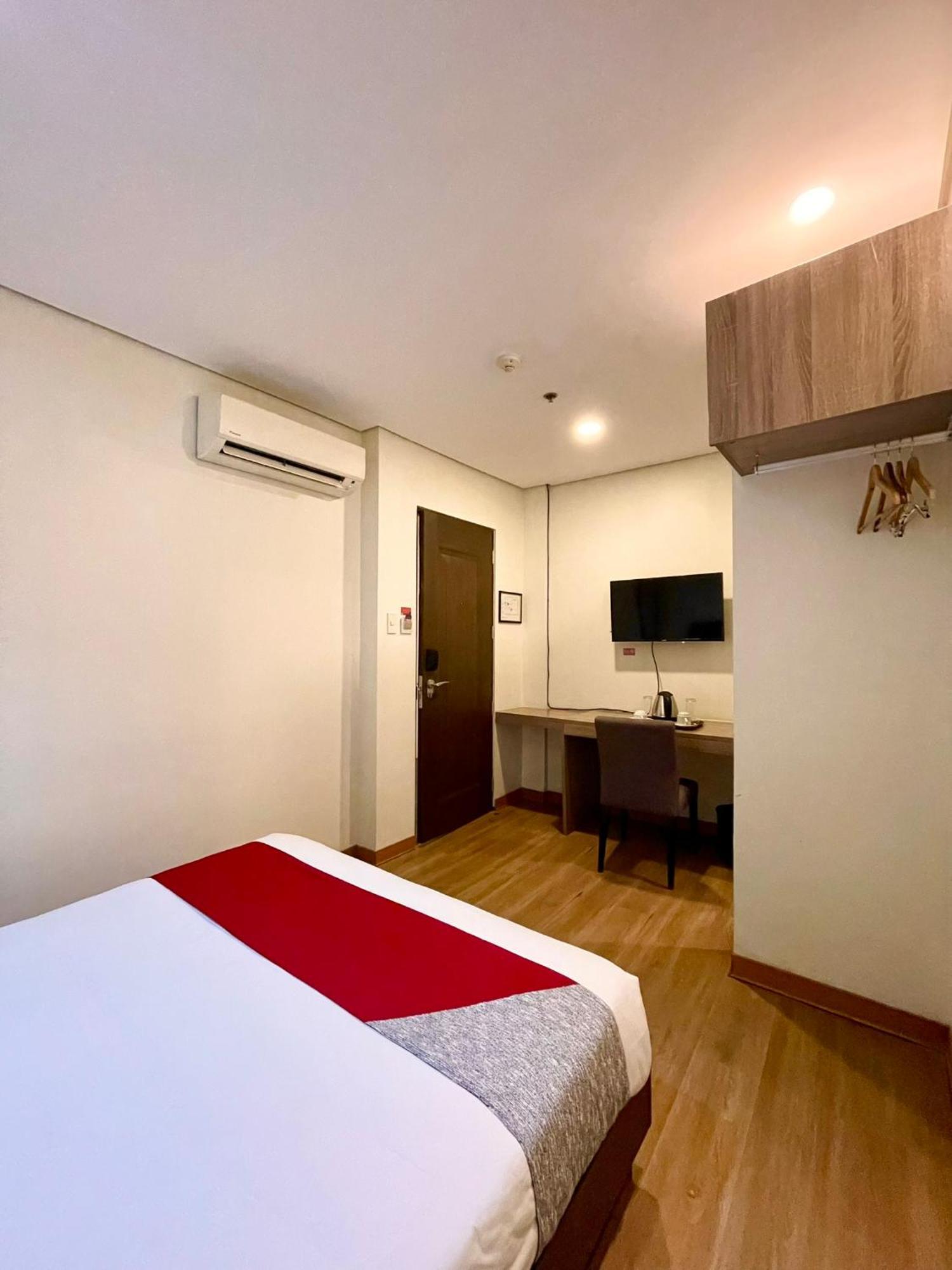 Airo Hotel Manila Bagian luar foto