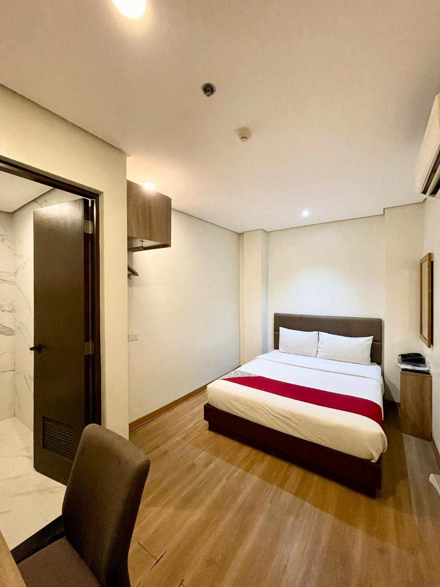 Airo Hotel Manila Bagian luar foto